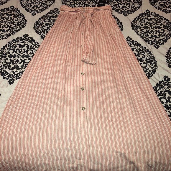 Forever 21 Maxi Skirt - Picture 2 of 4